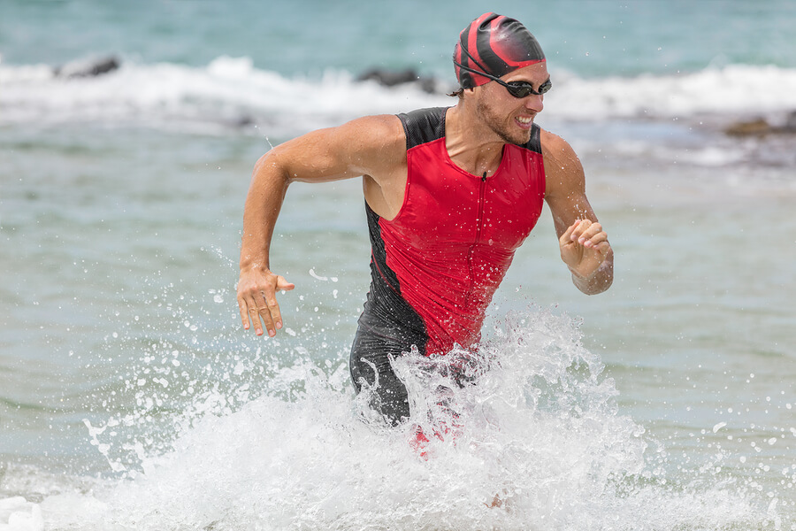 Participante en el Ironman, una prueba que combina natación con otros deportes