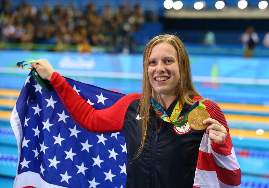 La nadadora Lily King luego de romper uno de los récords olímpicos en Río 2016.